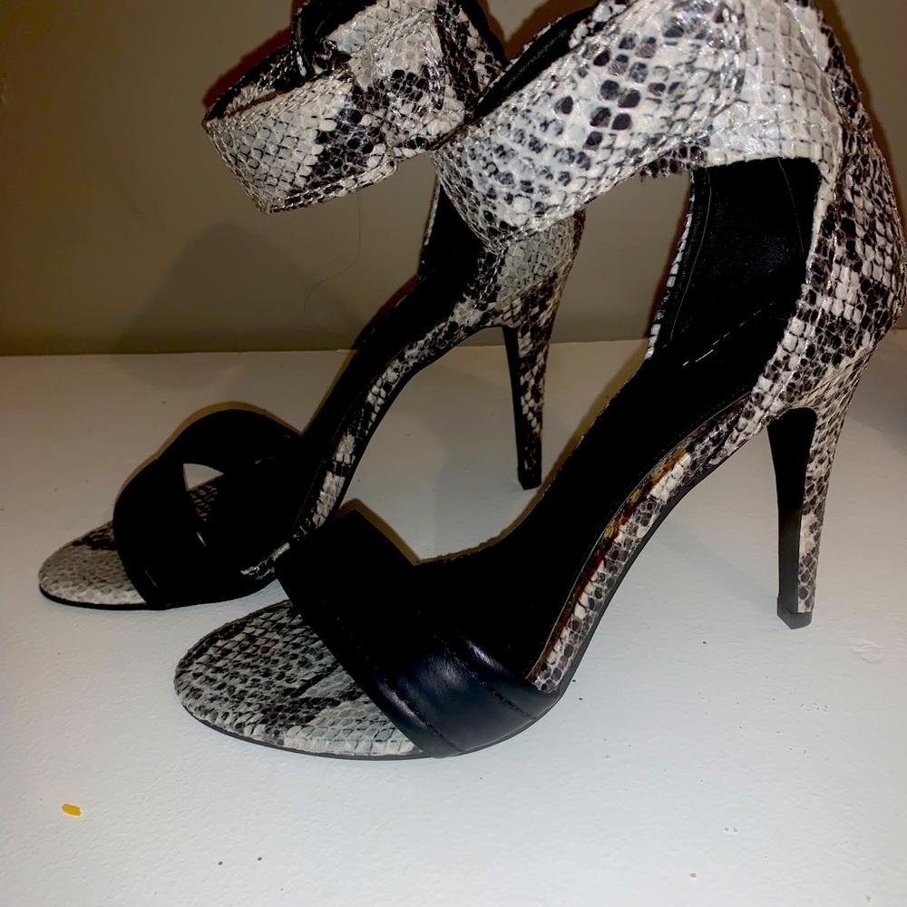 Mia heels size seven